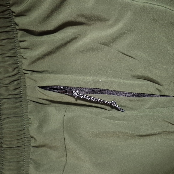 AEROPOSTALE PERFORMANCE SHORTS. MENS SIZE LARGE new with Tags Olive Green - Picture 6 of 6